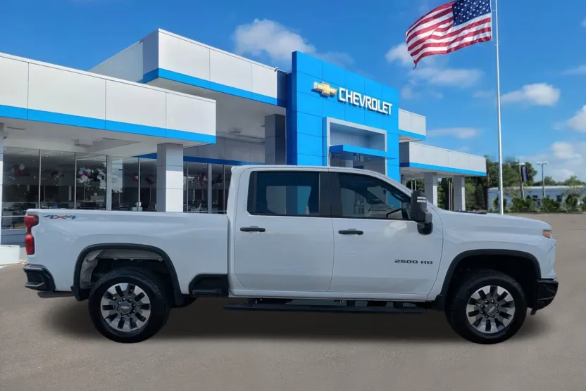 2024 Chevrolet Silverado 2500HD Custom photo 1