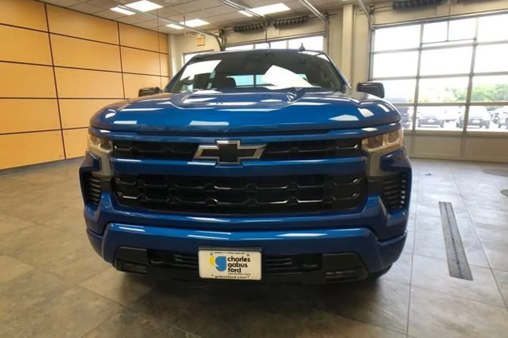 2023 Chevrolet Silverado 1500 RST photo 1