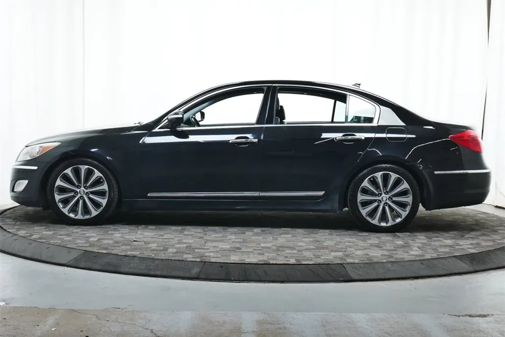 2013 Hyundai Genesis Premium 3.8 5.0 R-Spec photo 1