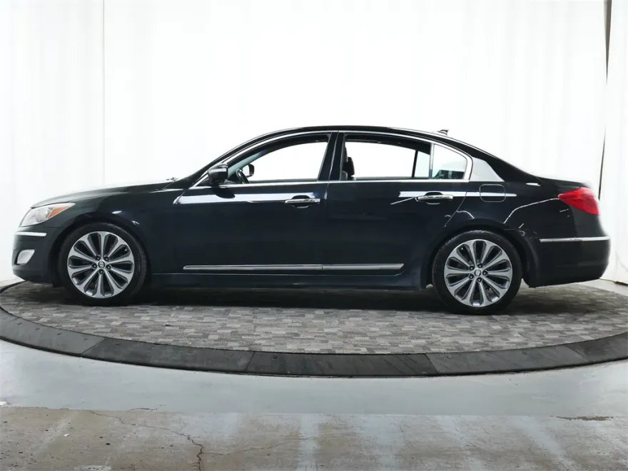 2013 Hyundai Genesis Premium 3.8 5.0 R-Spec photo 1