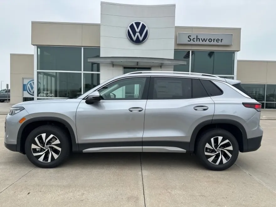 2025 Volkswagen Tiguan S photo 1