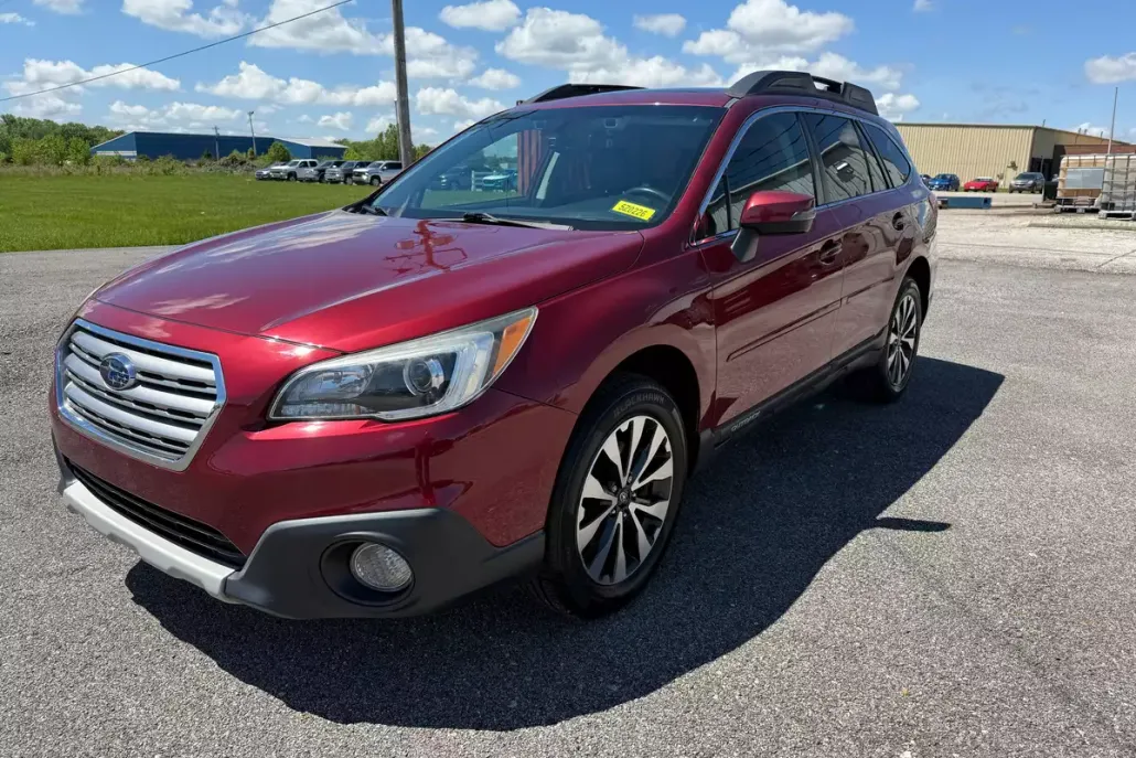 2017 Subaru Outback Limited photo 1