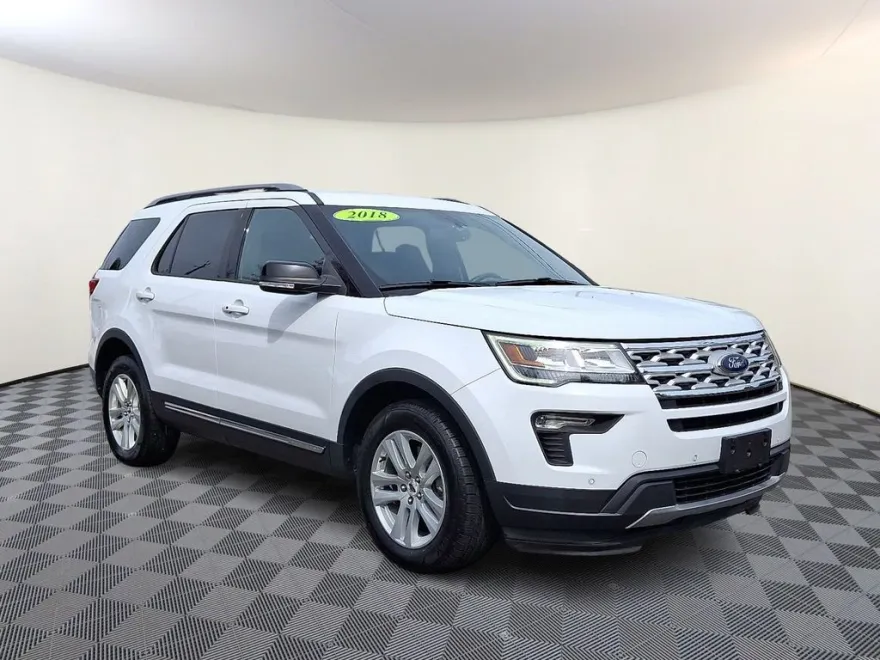 2018 Ford Explorer XLT photo 1