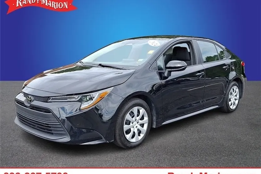 2024 Toyota Corolla LE photo 1