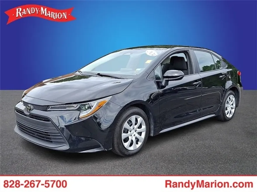 2024 Toyota Corolla LE photo 1