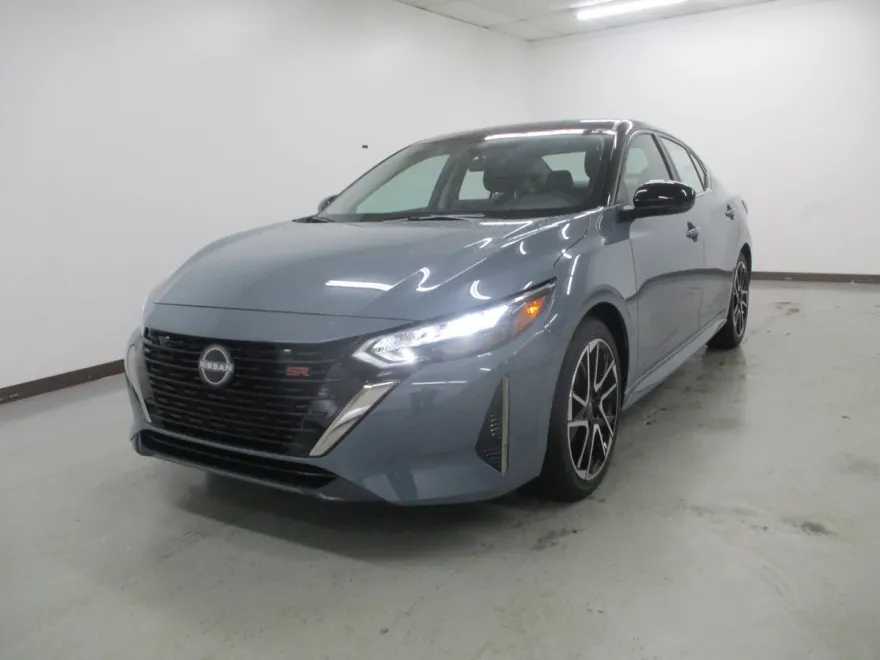 2025 Nissan Sentra SR photo 1