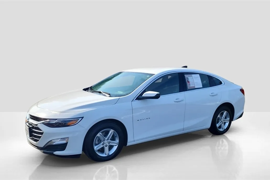 2024 Chevrolet Malibu LS photo 1