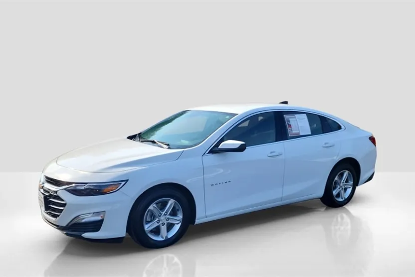2024 Chevrolet Malibu LS photo 1