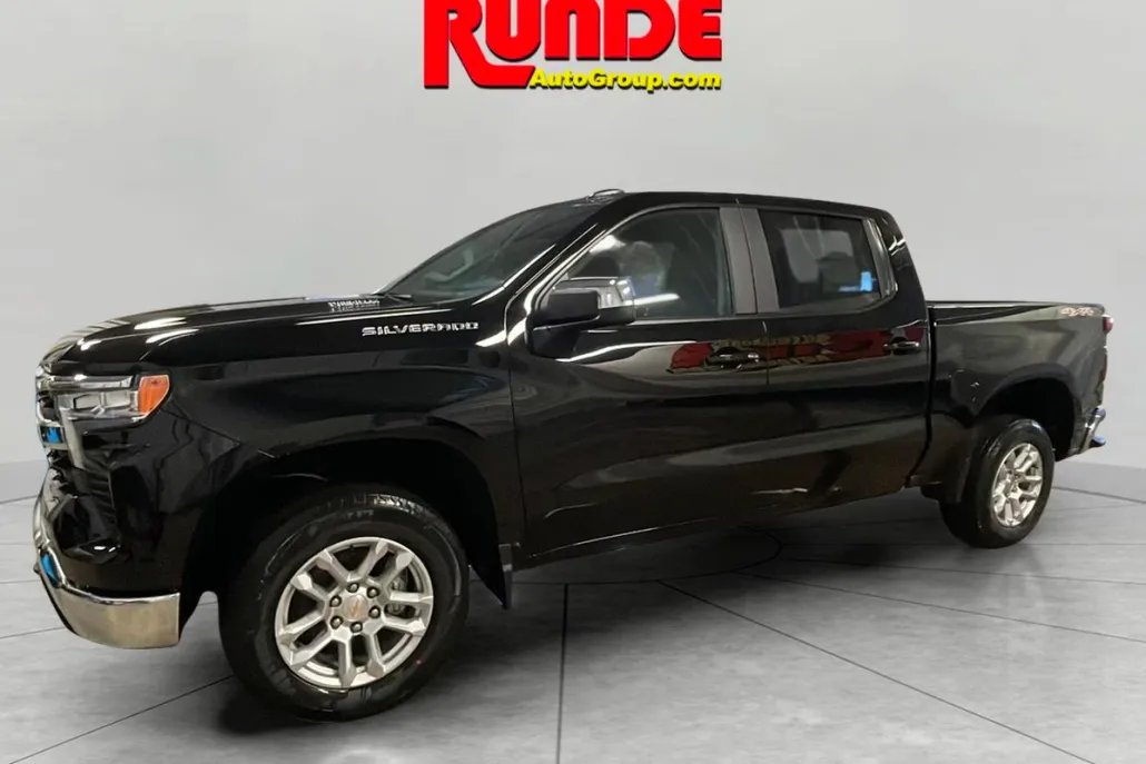 2025 Chevrolet Silverado 1500 LT photo 1
