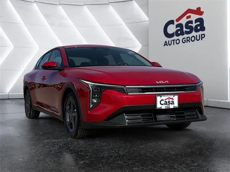 2025 Kia K4 LXS photo 1