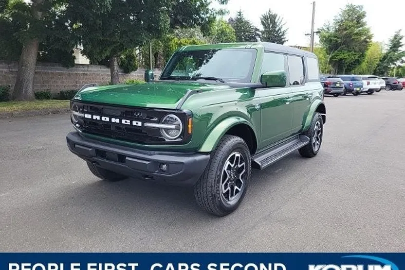 2025 Ford Bronco Outer Banks photo 1