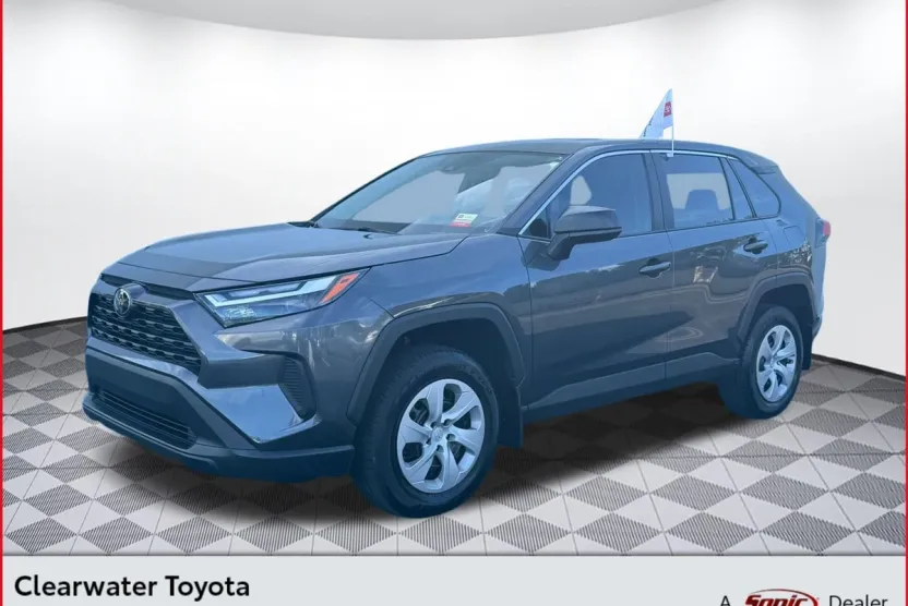 2024 Toyota RAV4 LE photo 1