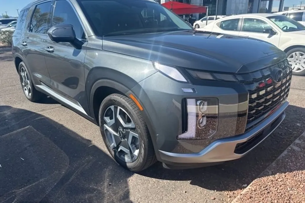 2024 Hyundai Palisade Limited photo 1
