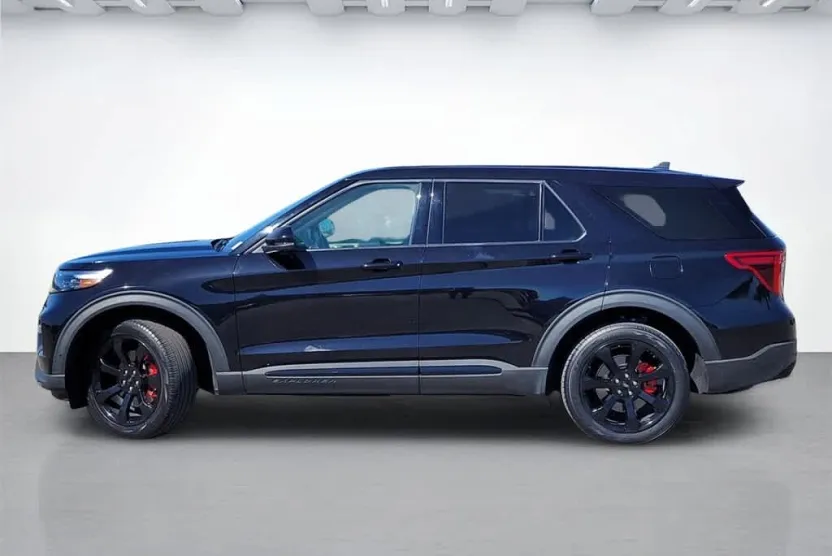 2022 Ford Explorer ST photo 1