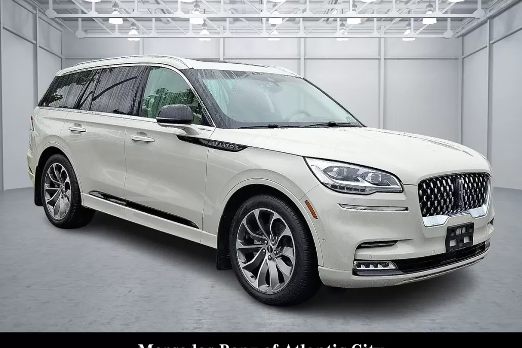 2023 Lincoln Aviator Grand Touring photo 1