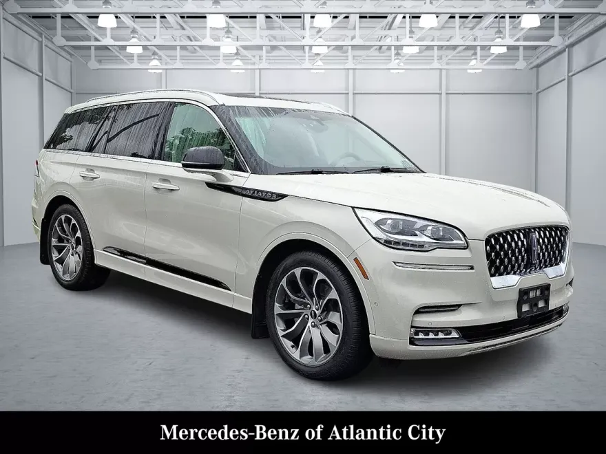 2023 Lincoln Aviator Grand Touring photo 1
