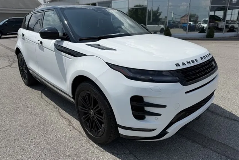 2024 Land Rover Range Rover Evoque R-Dynamic SE photo 1