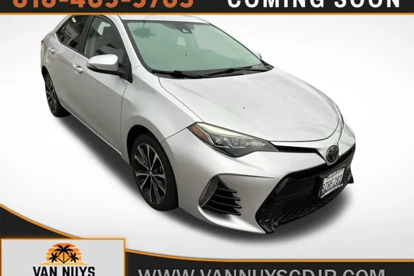 2018 Toyota Corolla LE photo 1