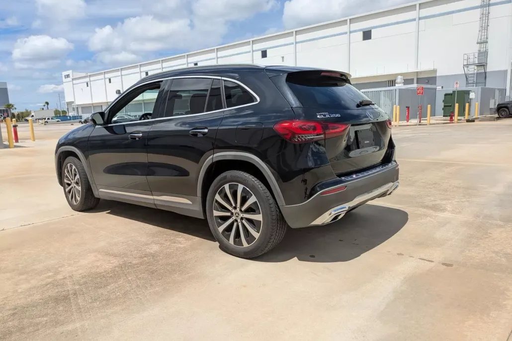 2021 Mercedes Benz GLA 250 4MATIC photo 1