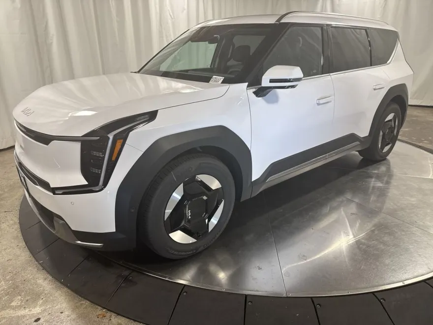 2026 Kia EV9 Wind photo 1