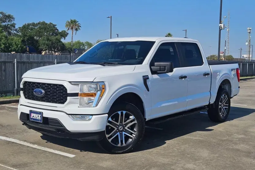 2022 Ford F-150 XL photo 1