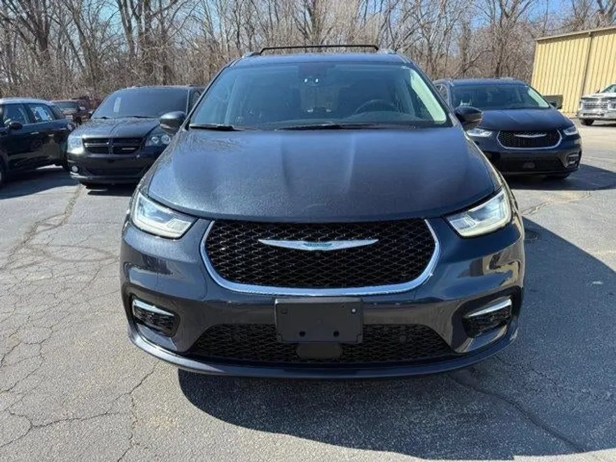 2021 Chrysler Pacifica Hybrid Touring L photo 1