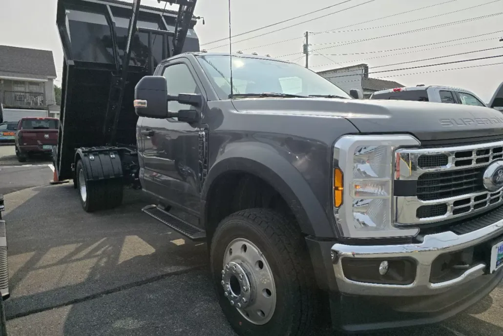 2024 Ford F-600 photo 1