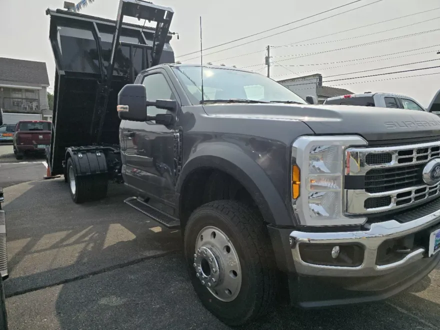 2024 Ford F-600 photo 1