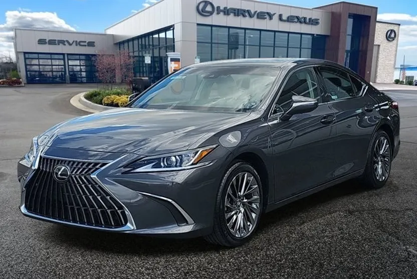 2024 Lexus ES 300h Luxury photo 1