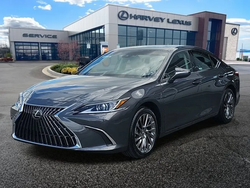 2024 Lexus ES 300h Luxury photo 1