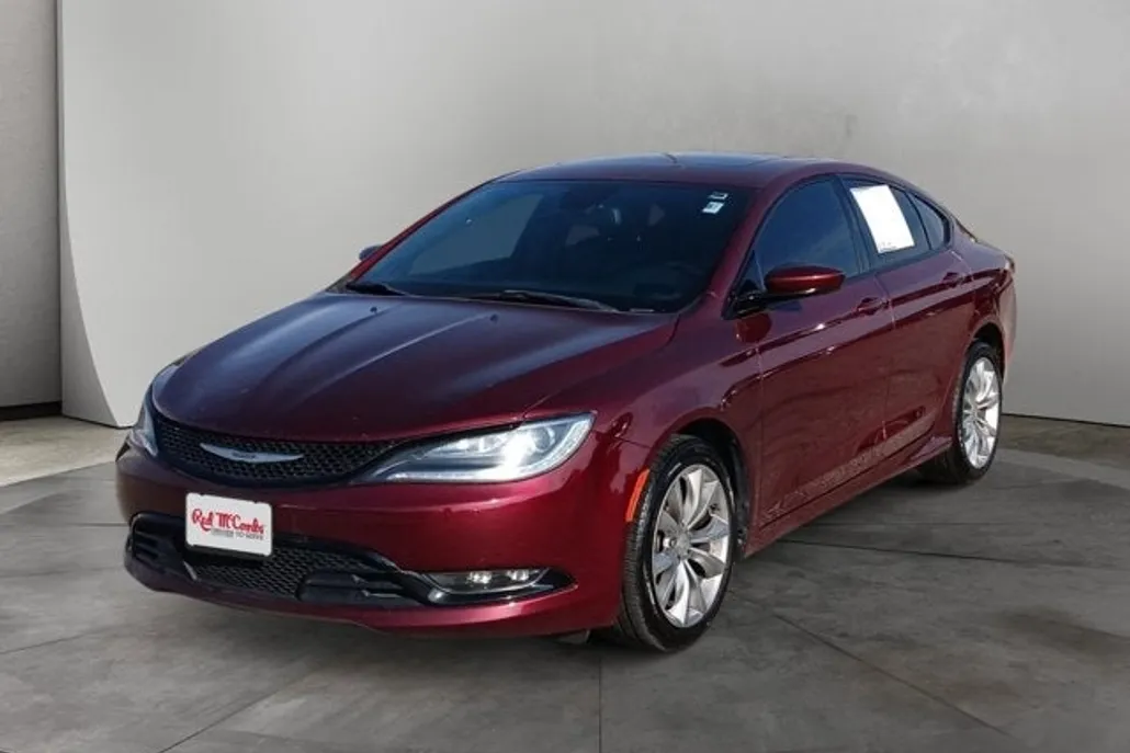 2016 Chrysler 200 S photo 1