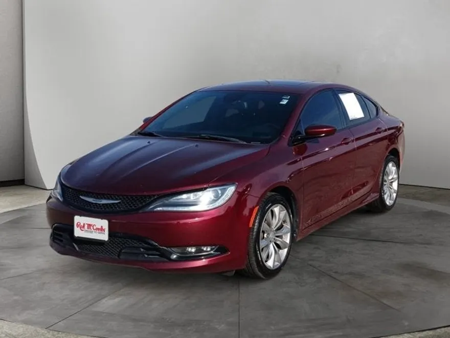 2016 Chrysler 200 S photo 1