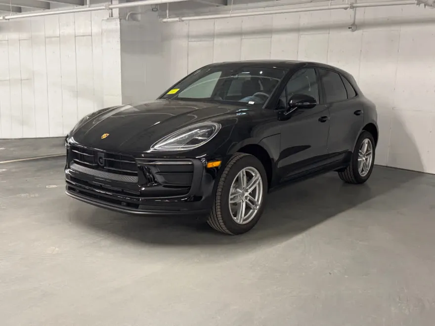 2025 Porsche Macan T photo 1