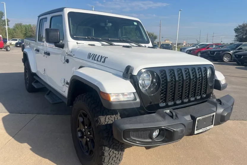 2021 Jeep Gladiator Willys photo 1