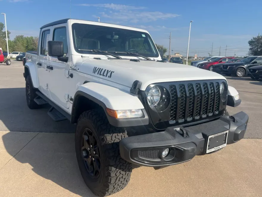 2021 Jeep Gladiator Willys photo 1