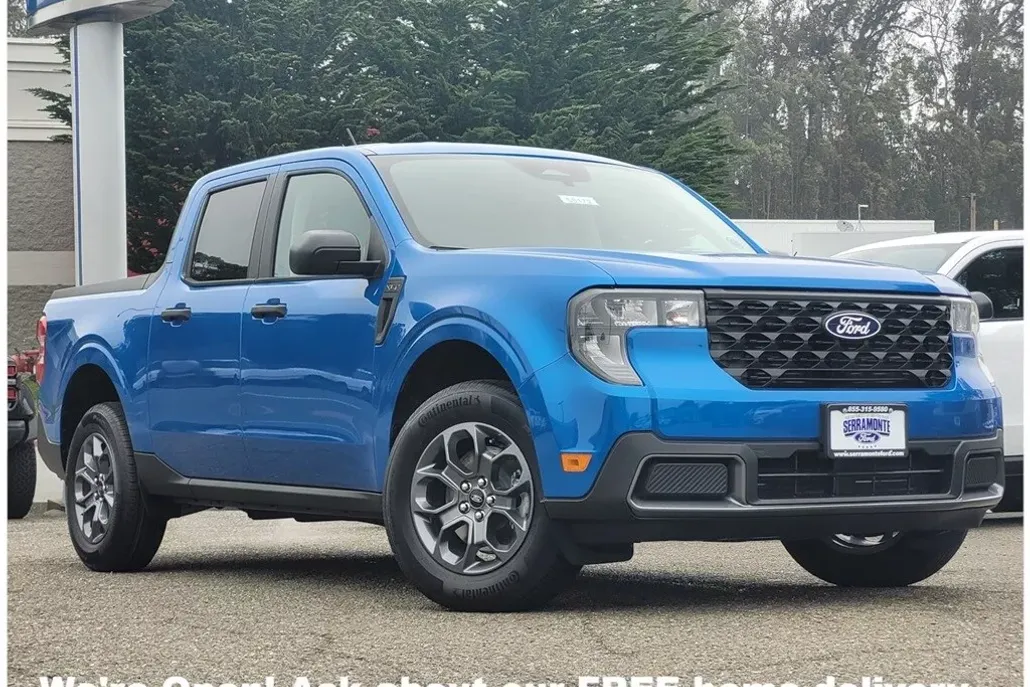 2025 Ford Maverick XLT photo 1