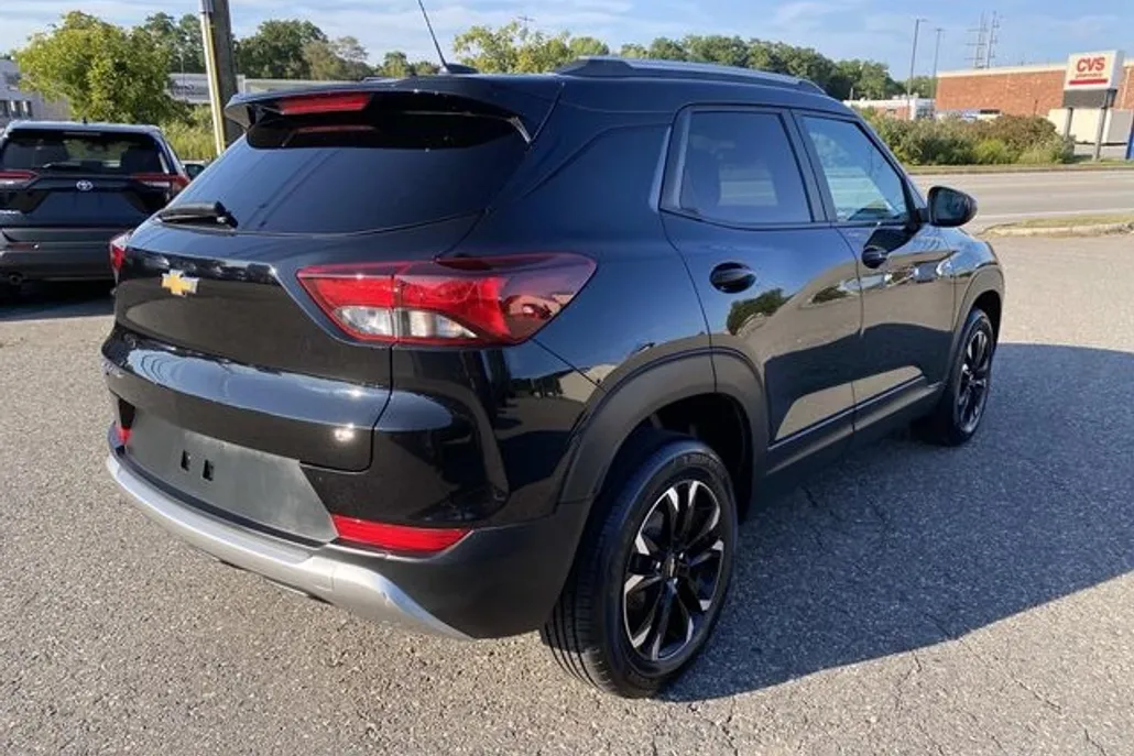 2023 Chevrolet Trailblazer LT photo 1