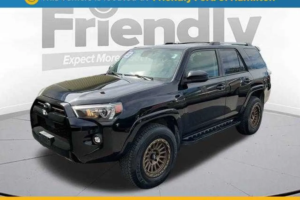 2023 Toyota 4Runner SR5 photo 1