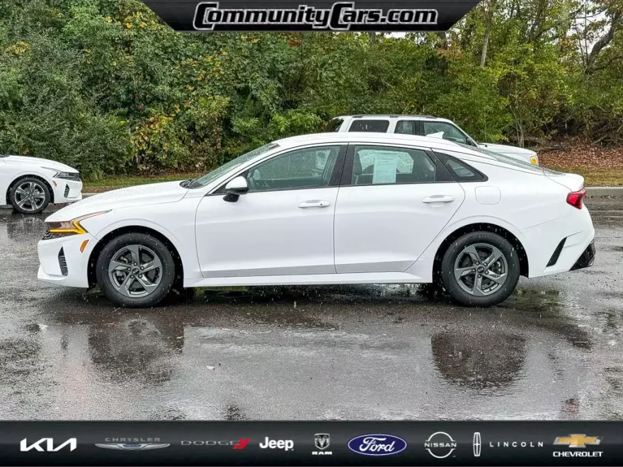 2021 Kia K5 LXS photo 1