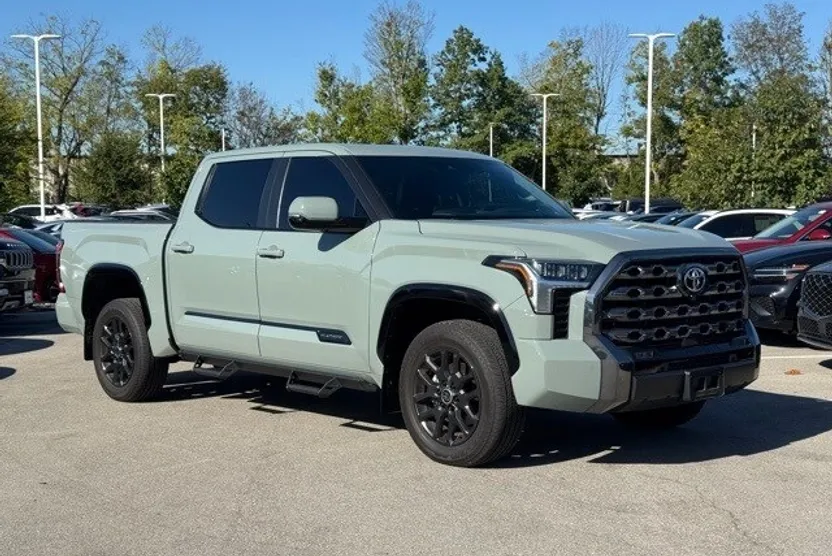 2024 Toyota Tundra Platinum photo 1
