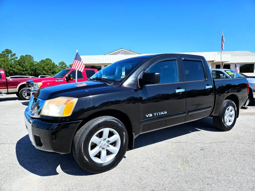 2012 Nissan Titan SV Crew Cab photo 1