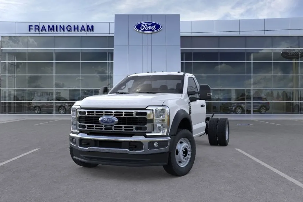 2025 Ford F-550 photo 1