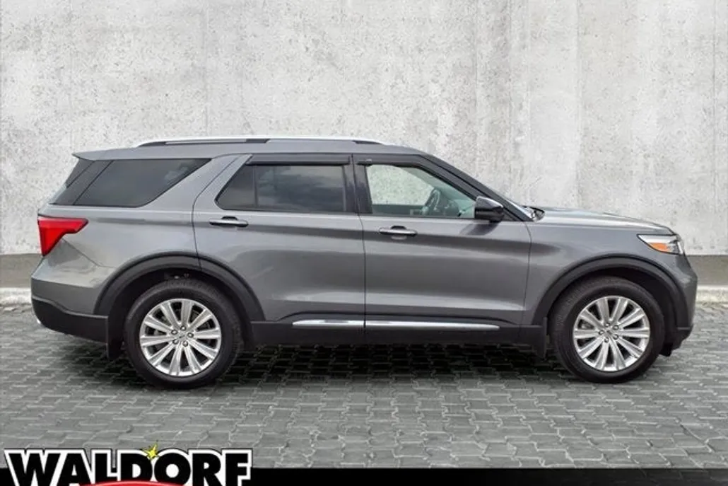 2022 Ford Explorer Limited photo 1
