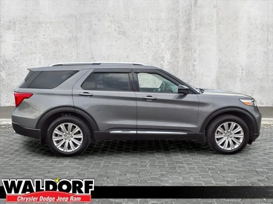 2022 Ford Explorer Limited photo 1