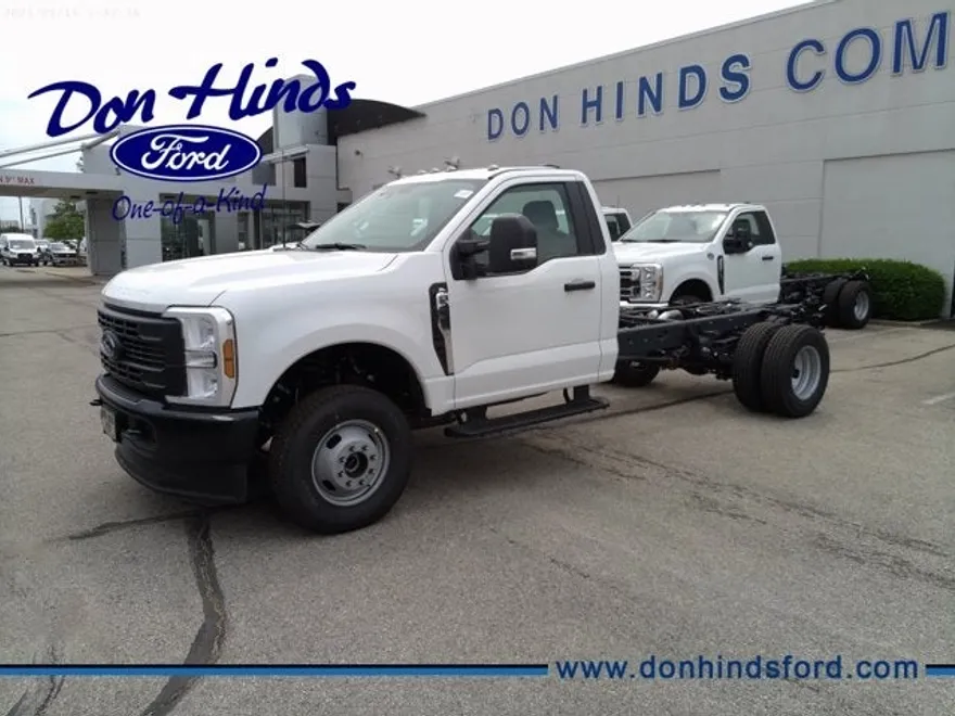 2025 Ford F-350 XL photo 1