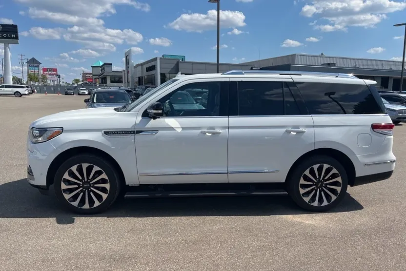 2023 Lincoln Navigator Reserve photo 1