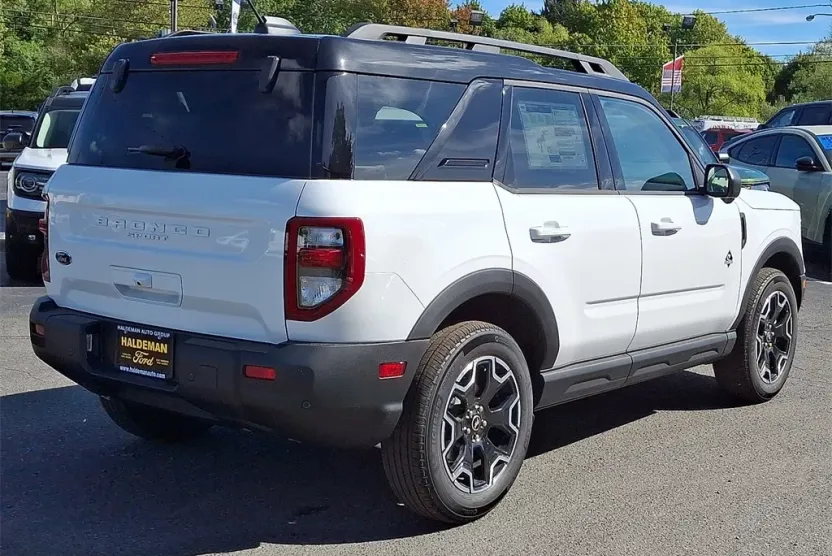 2025 Ford Bronco Sport Outer Banks photo 1