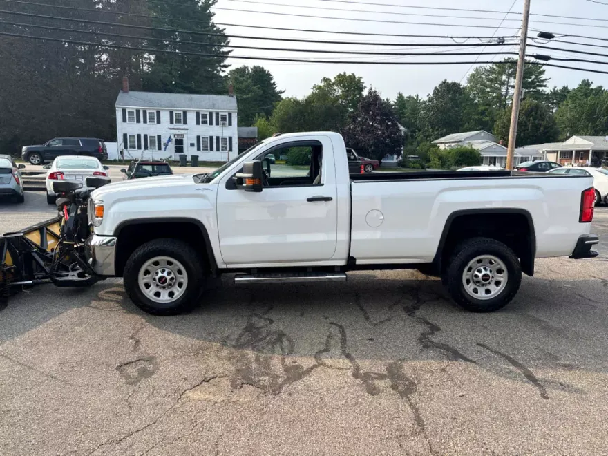 2017 Gmc Sierra Base photo 1