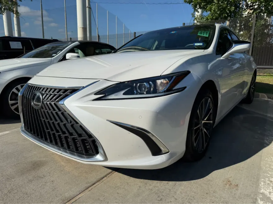 2023 Lexus ES 350 photo 1