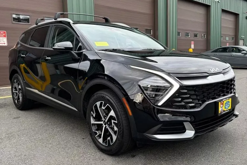 2025 Kia Sportage EX photo 1